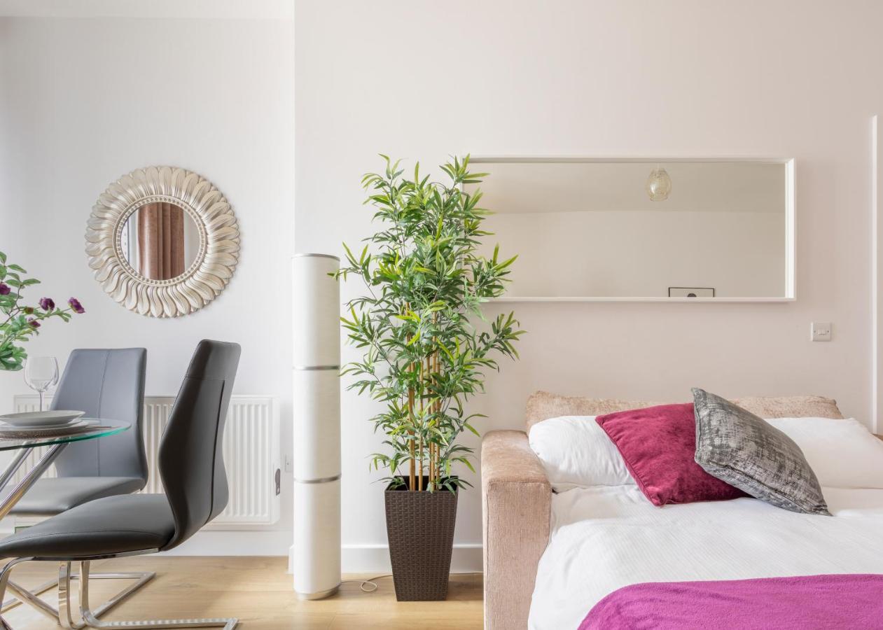 1 Bed Apartment - Redhill Central, Surrey, Gatwick #3 Dış mekan fotoğraf